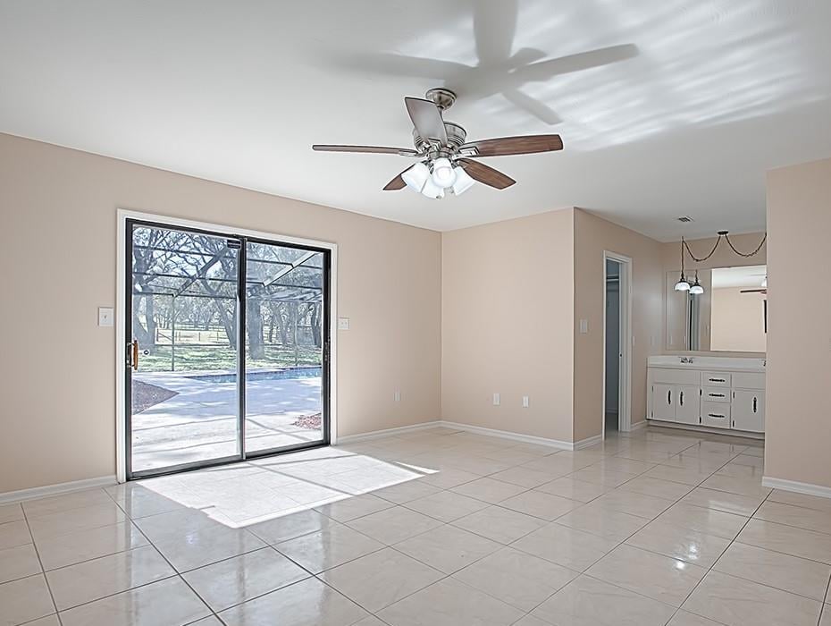 Two Fruitland Park, FL Homes For Sale Pools, 5+ Acres, & A Waterfront